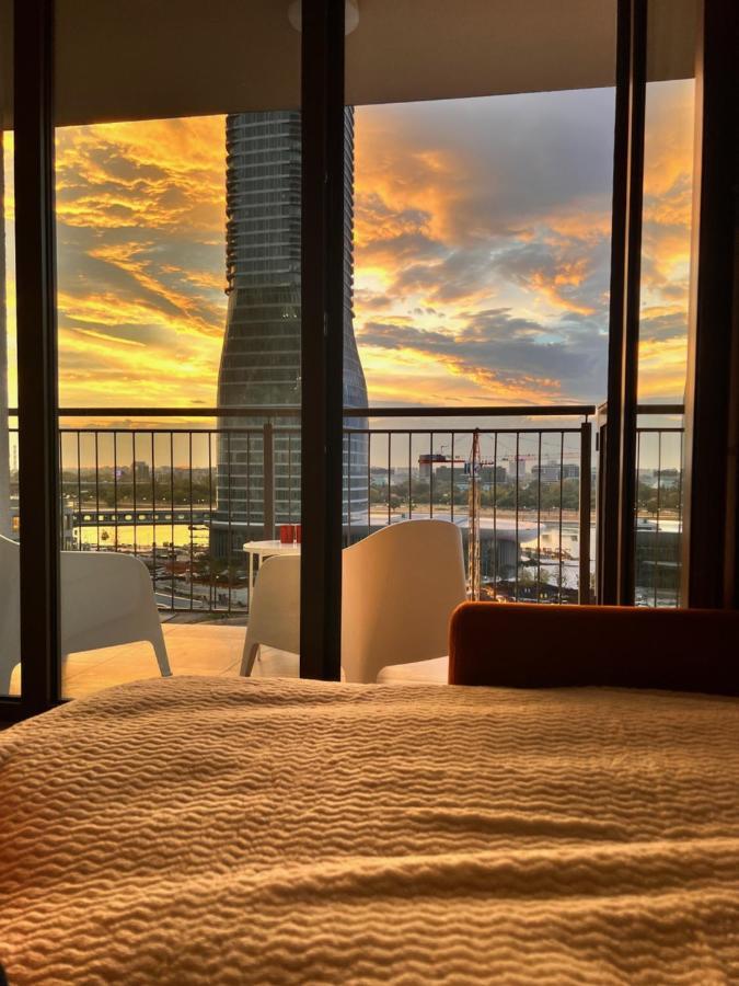 The View Waterfront Апартамент