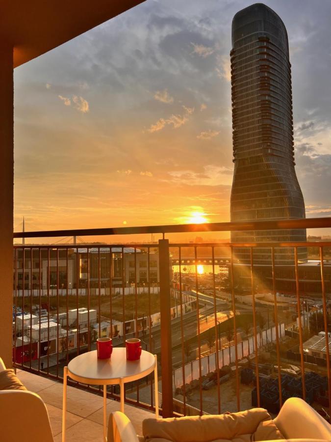 The View Waterfront Апартамент *